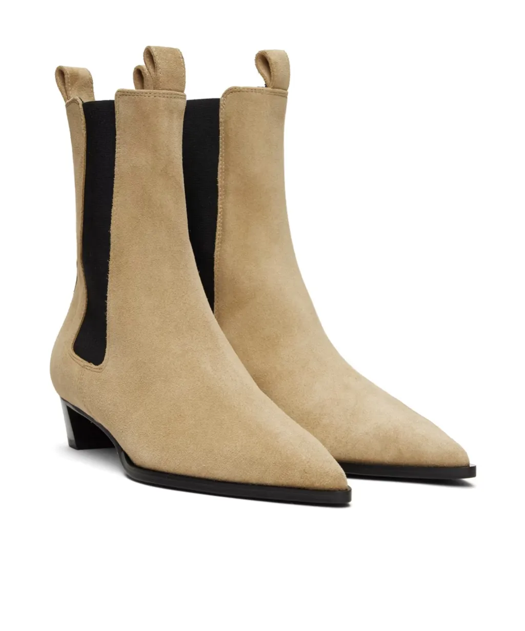 Kiki Pointed Chelsea Boots