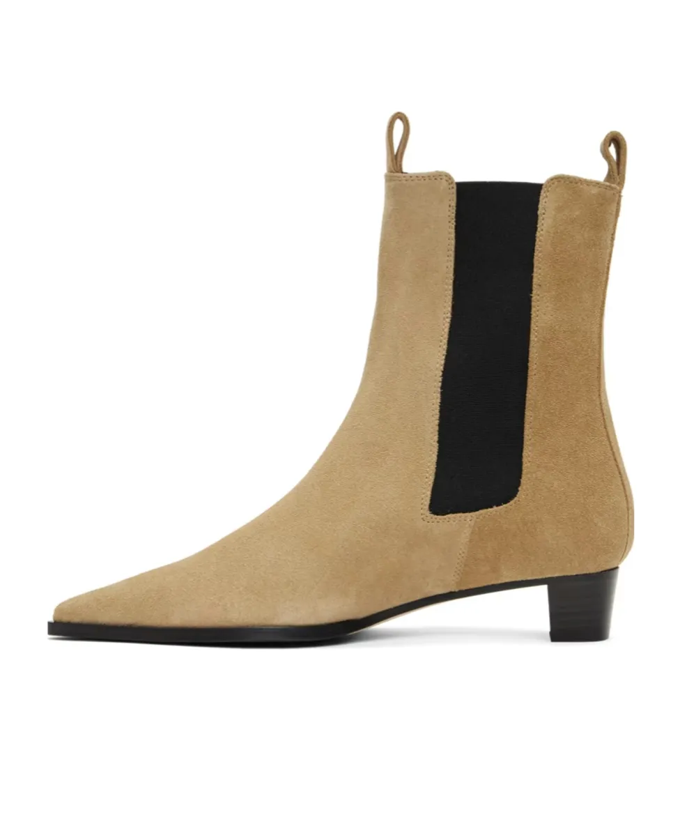 Kiki Pointed Chelsea Boots