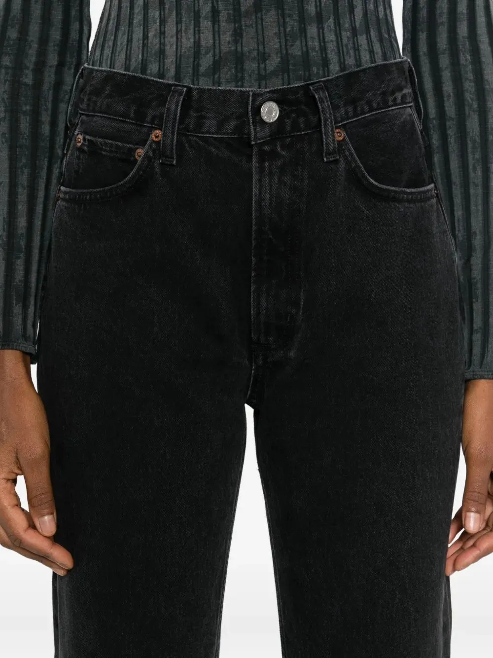 High-Waisted Jeans