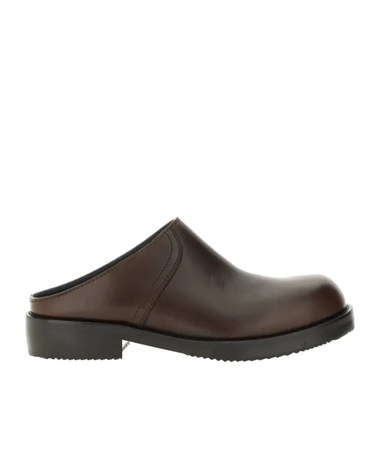 Round Toe Clogs