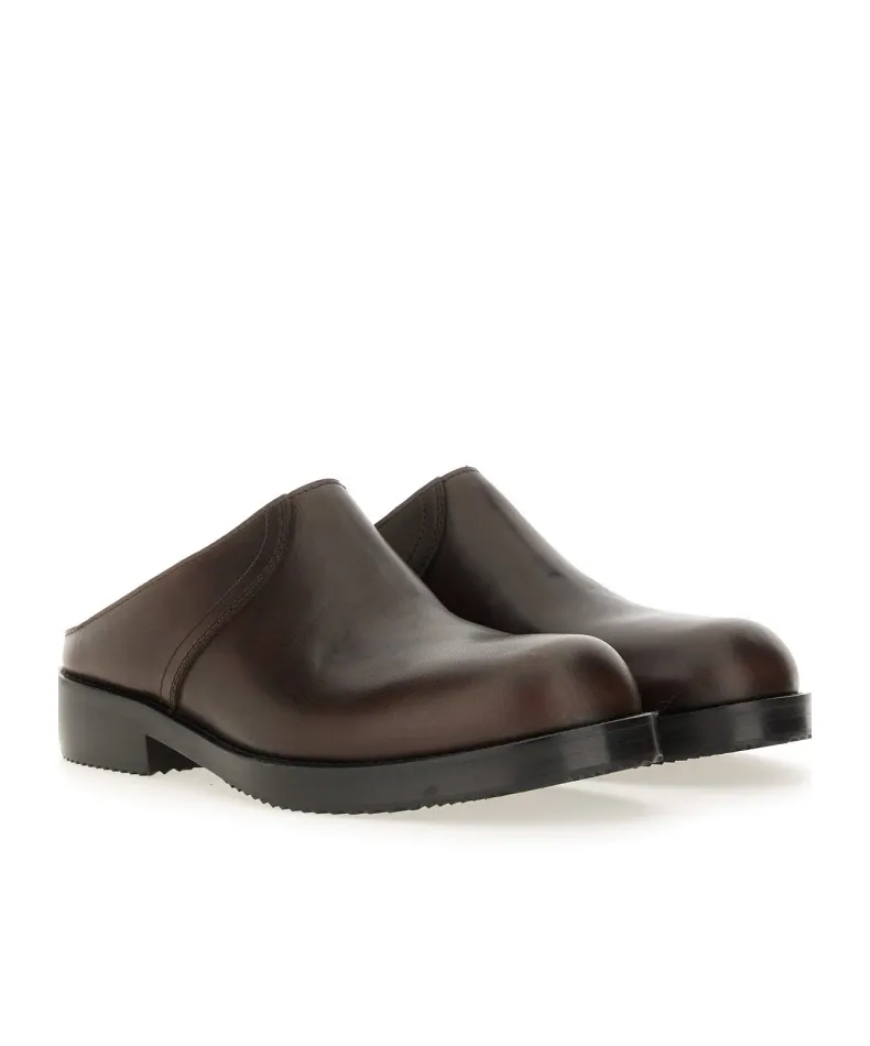 Round Toe Clogs