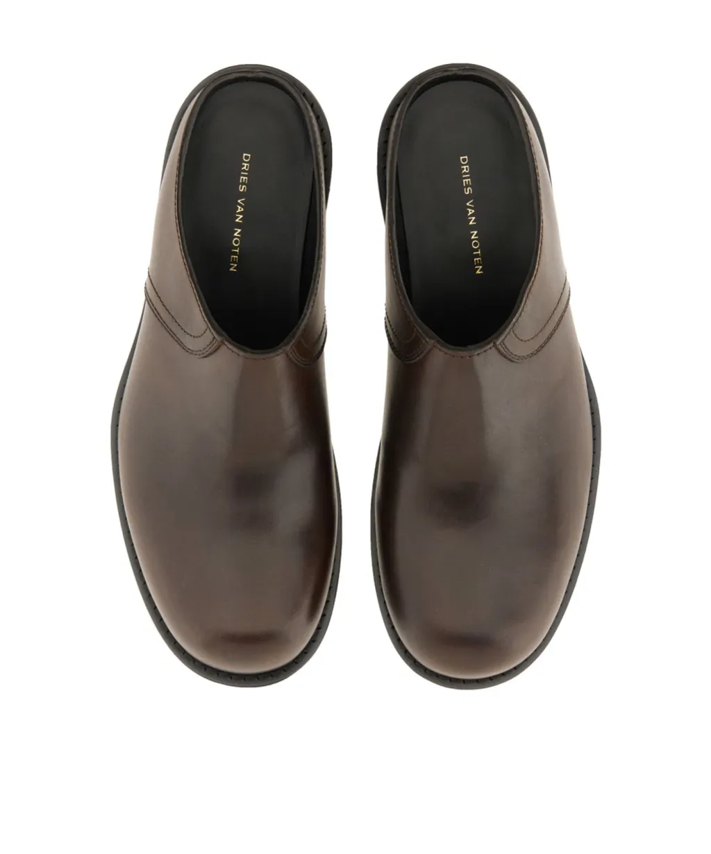 Round Toe Clogs