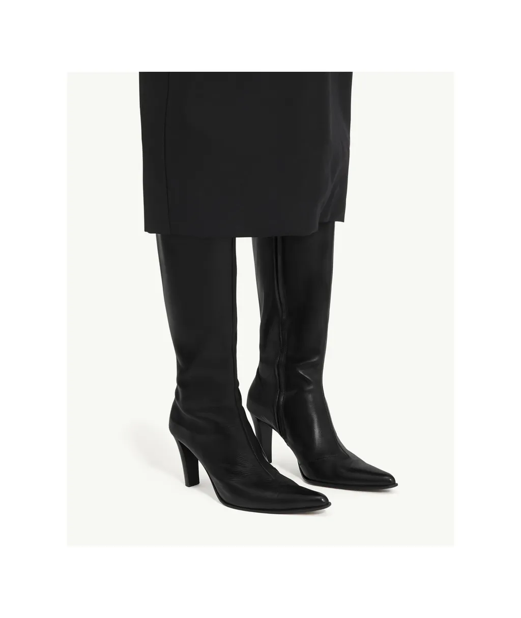 Pointed-Toe Heeled Boots
