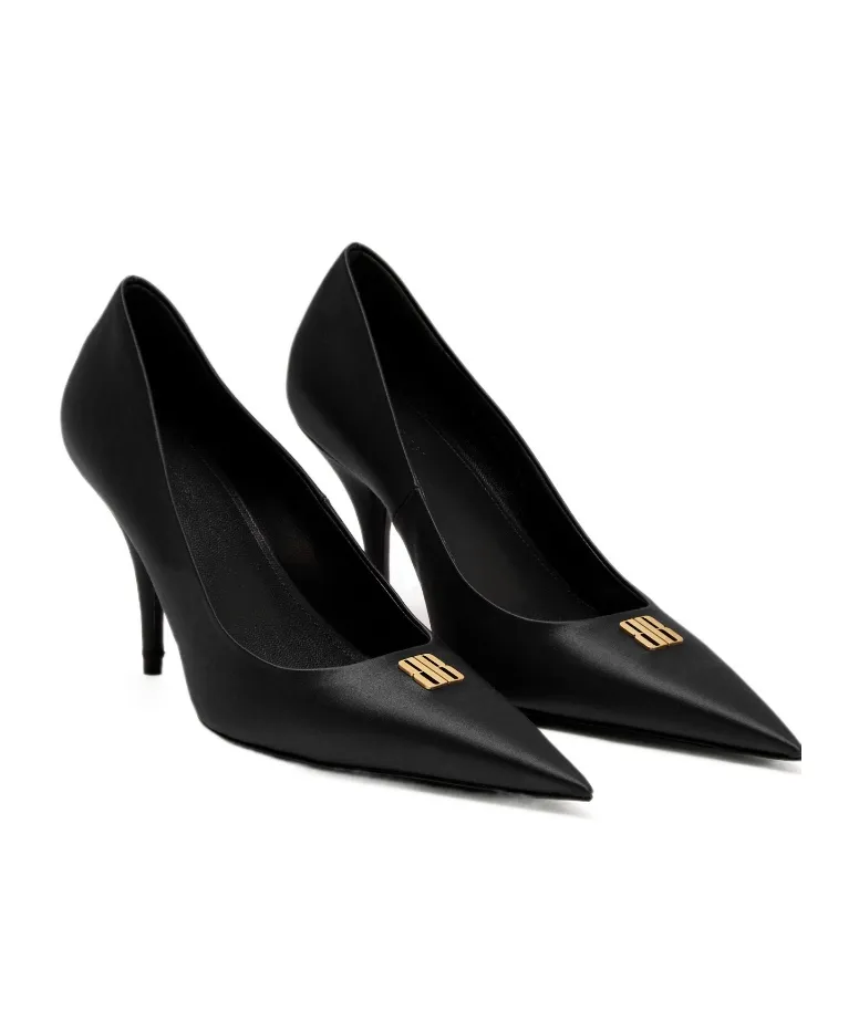 Logo Plaque Pointed-Toe Pumps
