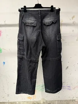Logo Embroidered Large-Fit Cargo Jeans