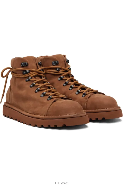 Round-Toed Boots