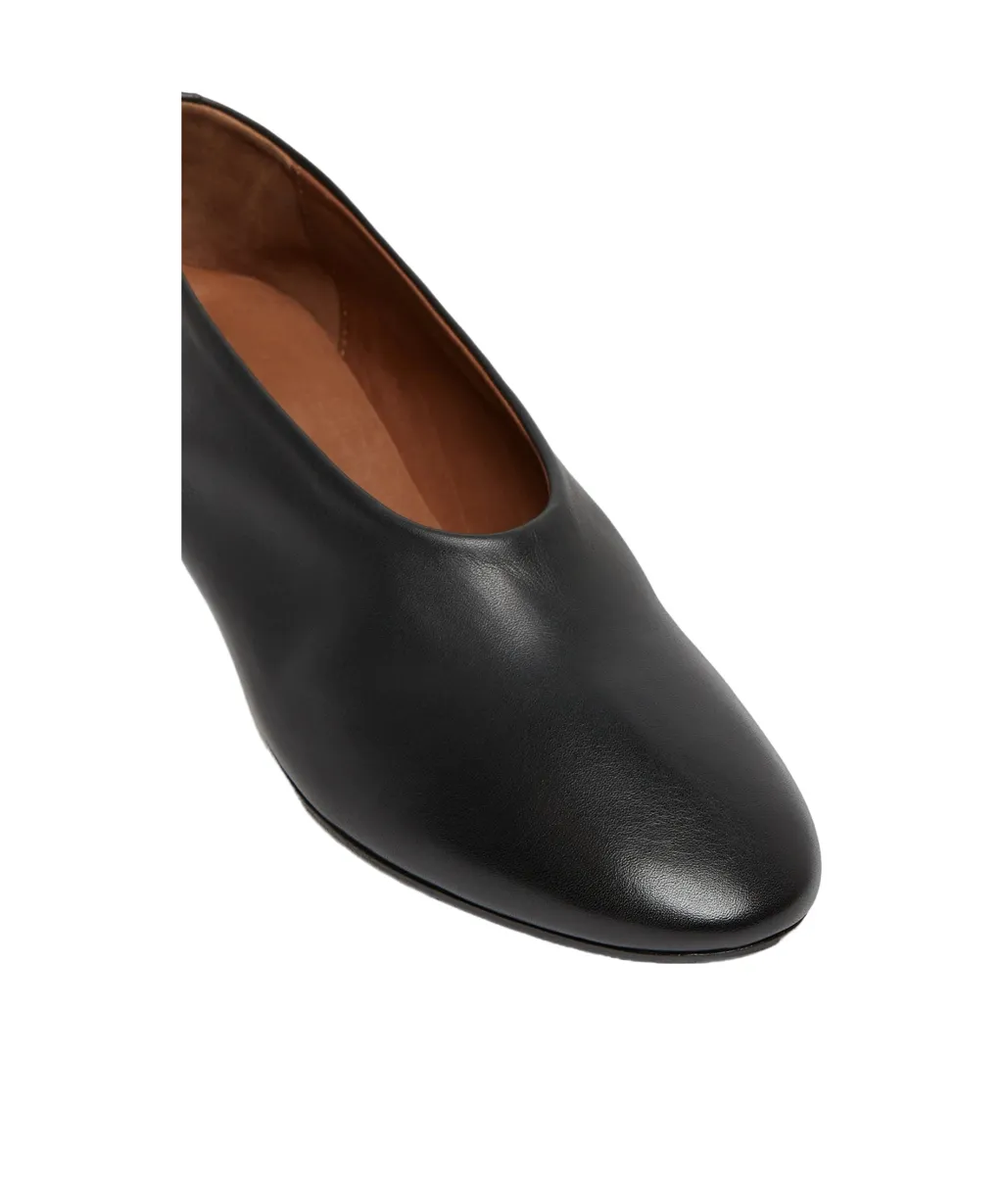 Coltello Inverno Round Toe Pumps