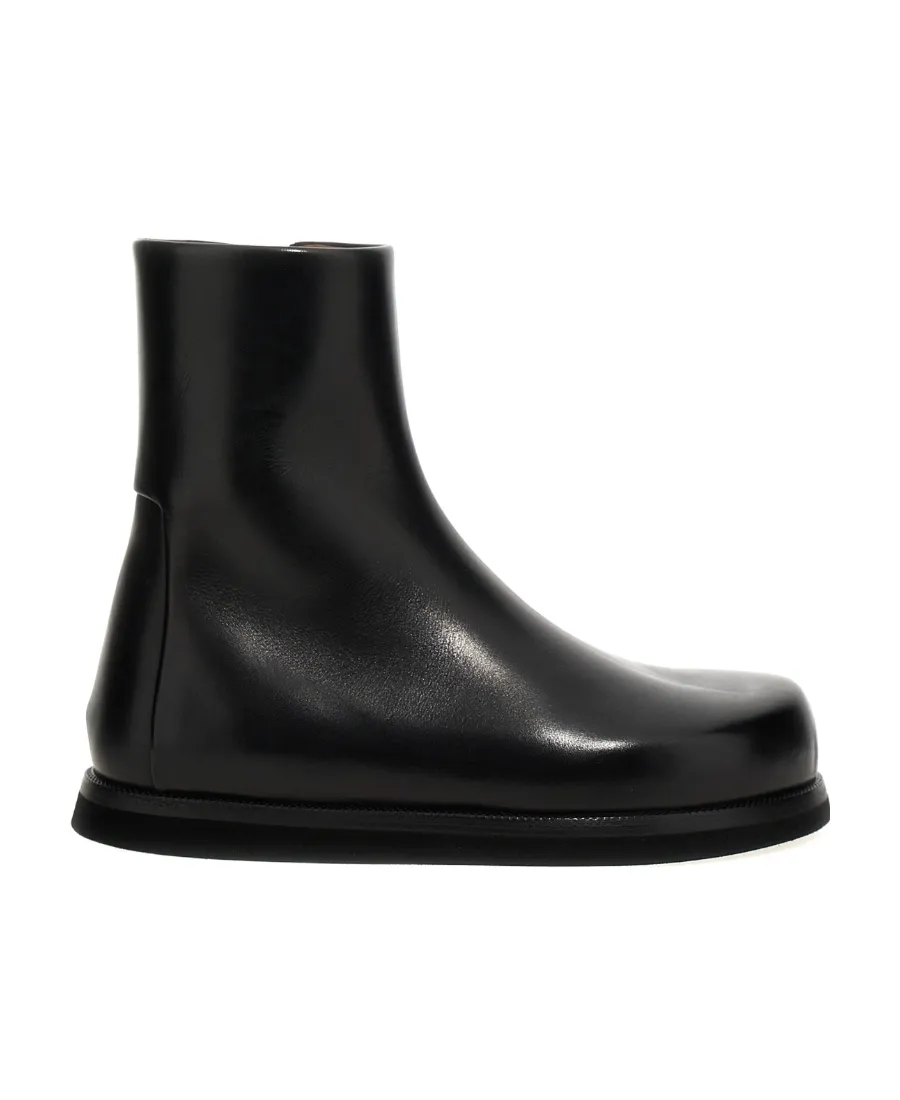 Accom Round Toe Ankle Boots