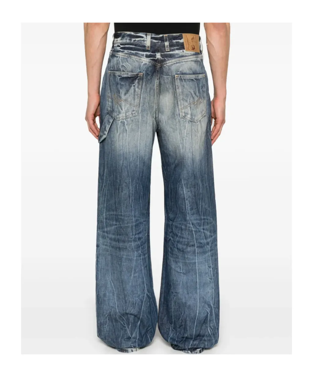 Wide-Leg Jeans