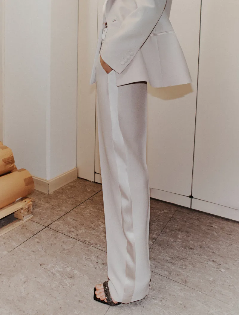 Barrel-Leg Trousers