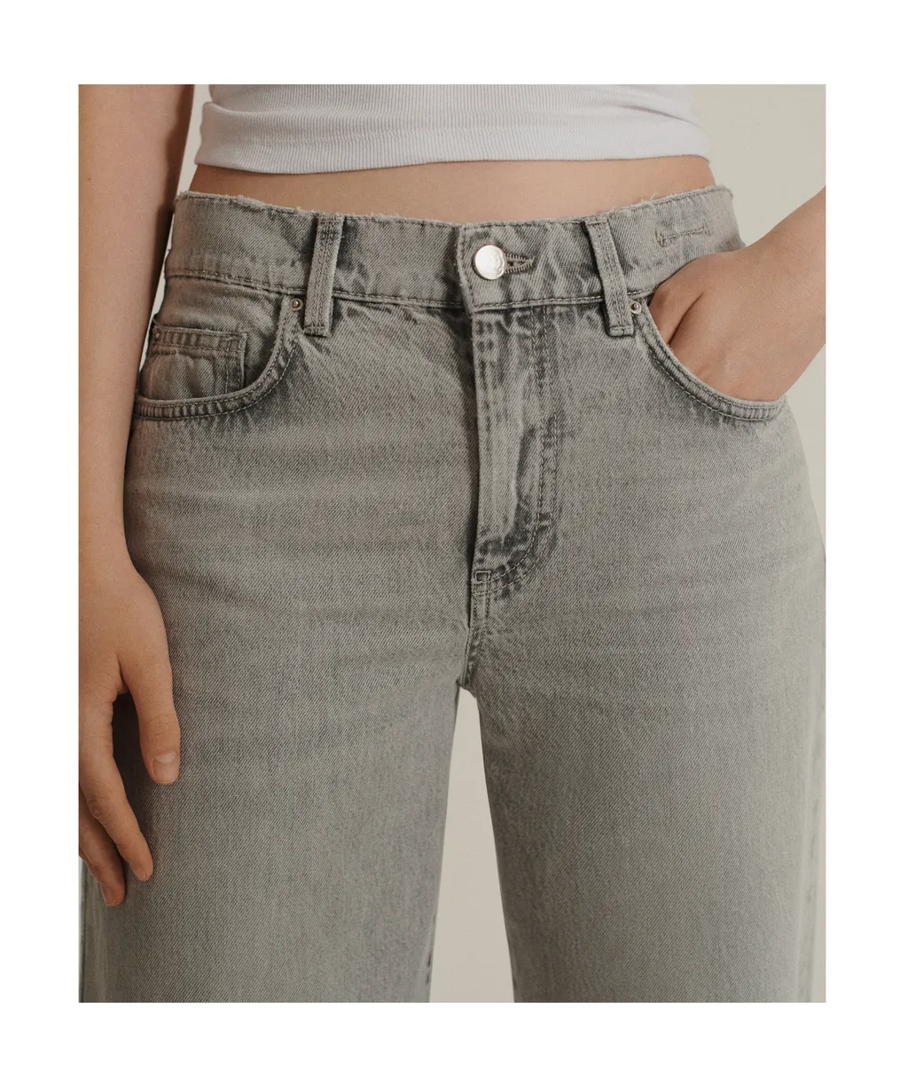 Wide-Leg Jeans
