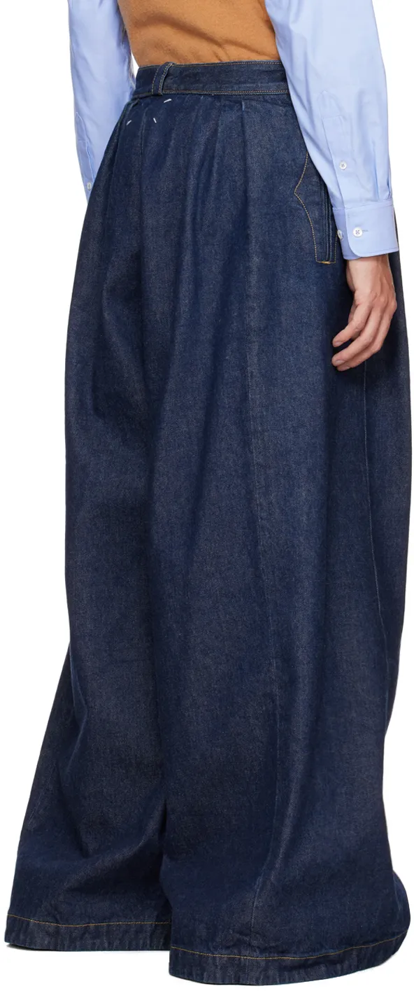 Wide-Leg Pleated Jeans