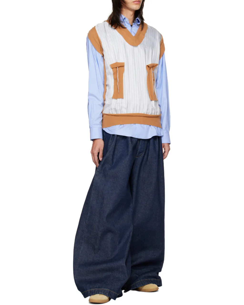 Wide-Leg Pleated Jeans