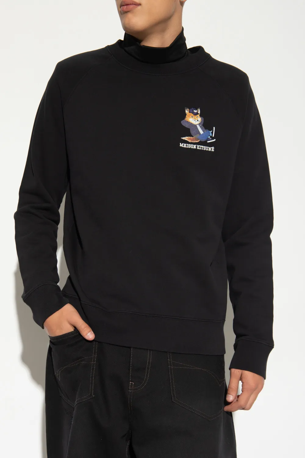 Logo-Patch Crew Neck Sweatshirt