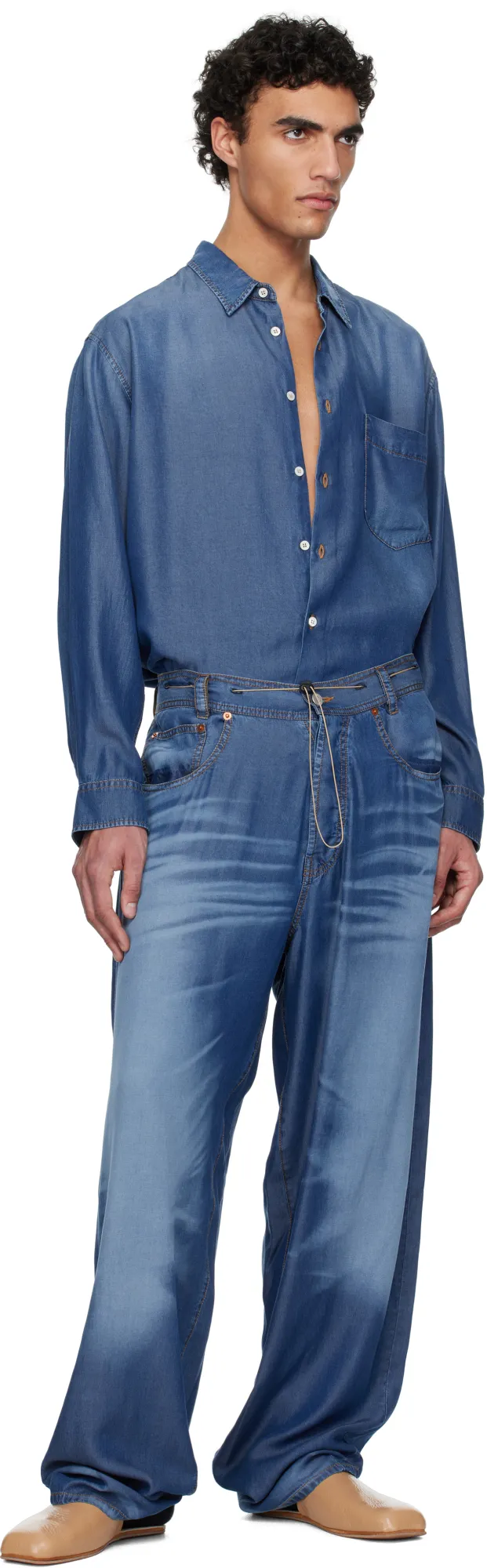 Long-Sleeved Buttoned Shirt
