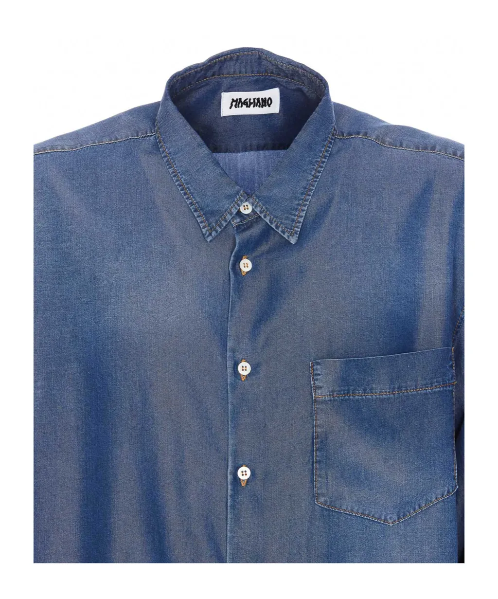 Long-Sleeved Buttoned Shirt