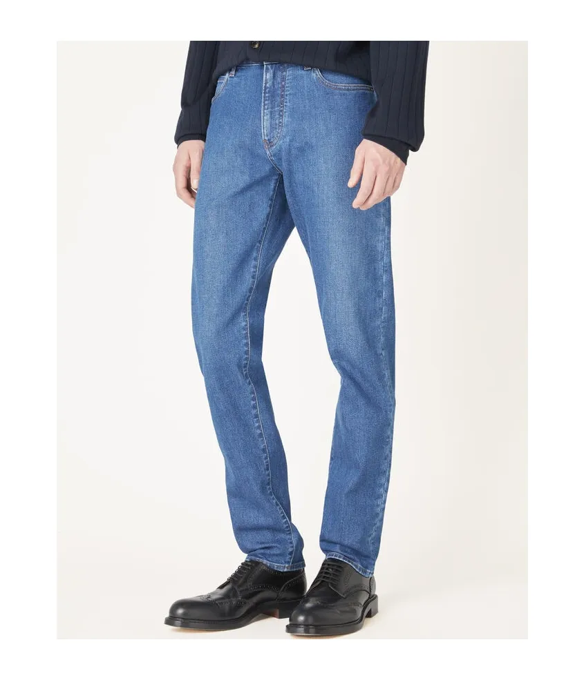 Belt-Loop Jeans