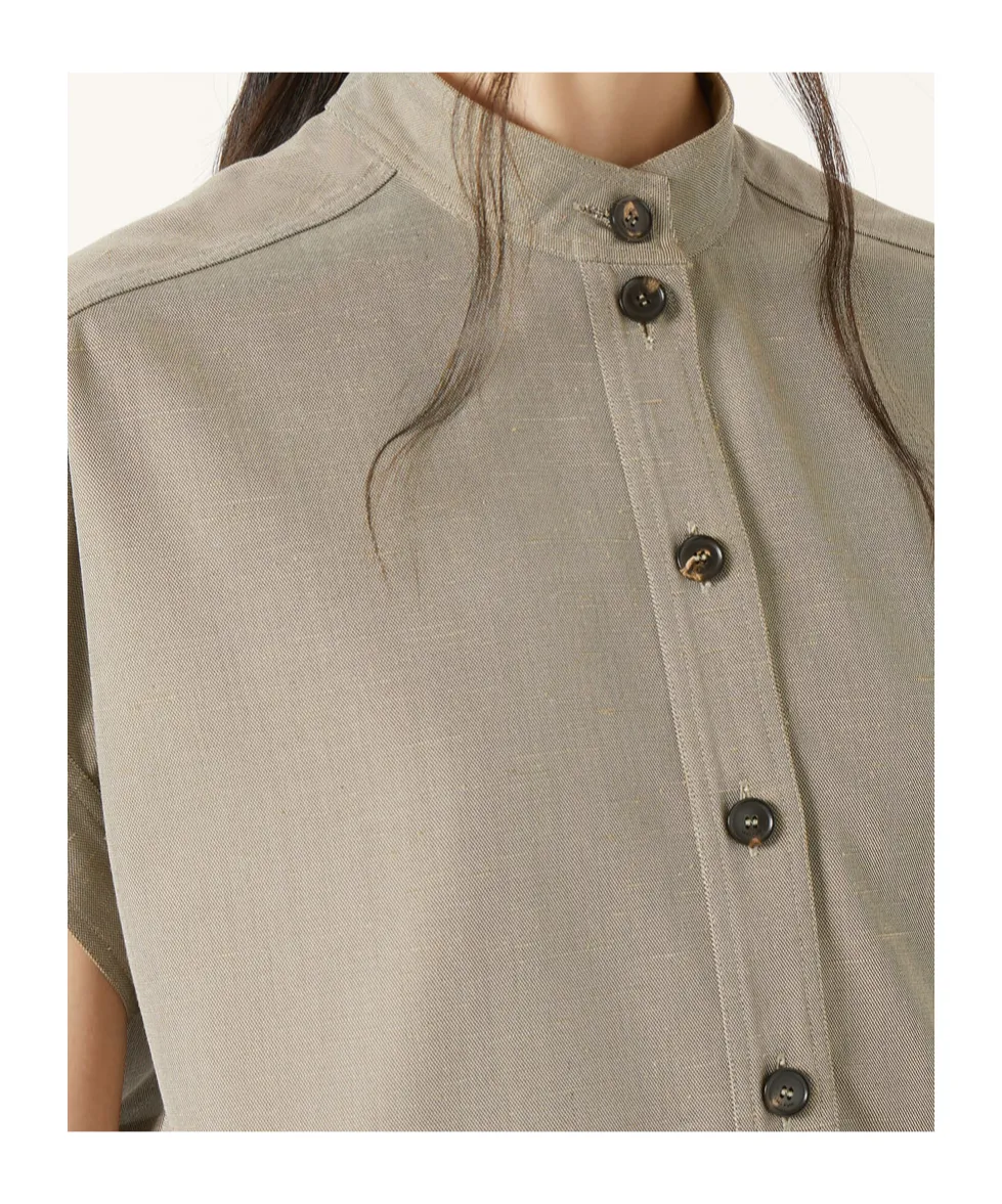 Short-Sleeved Buttoned Top