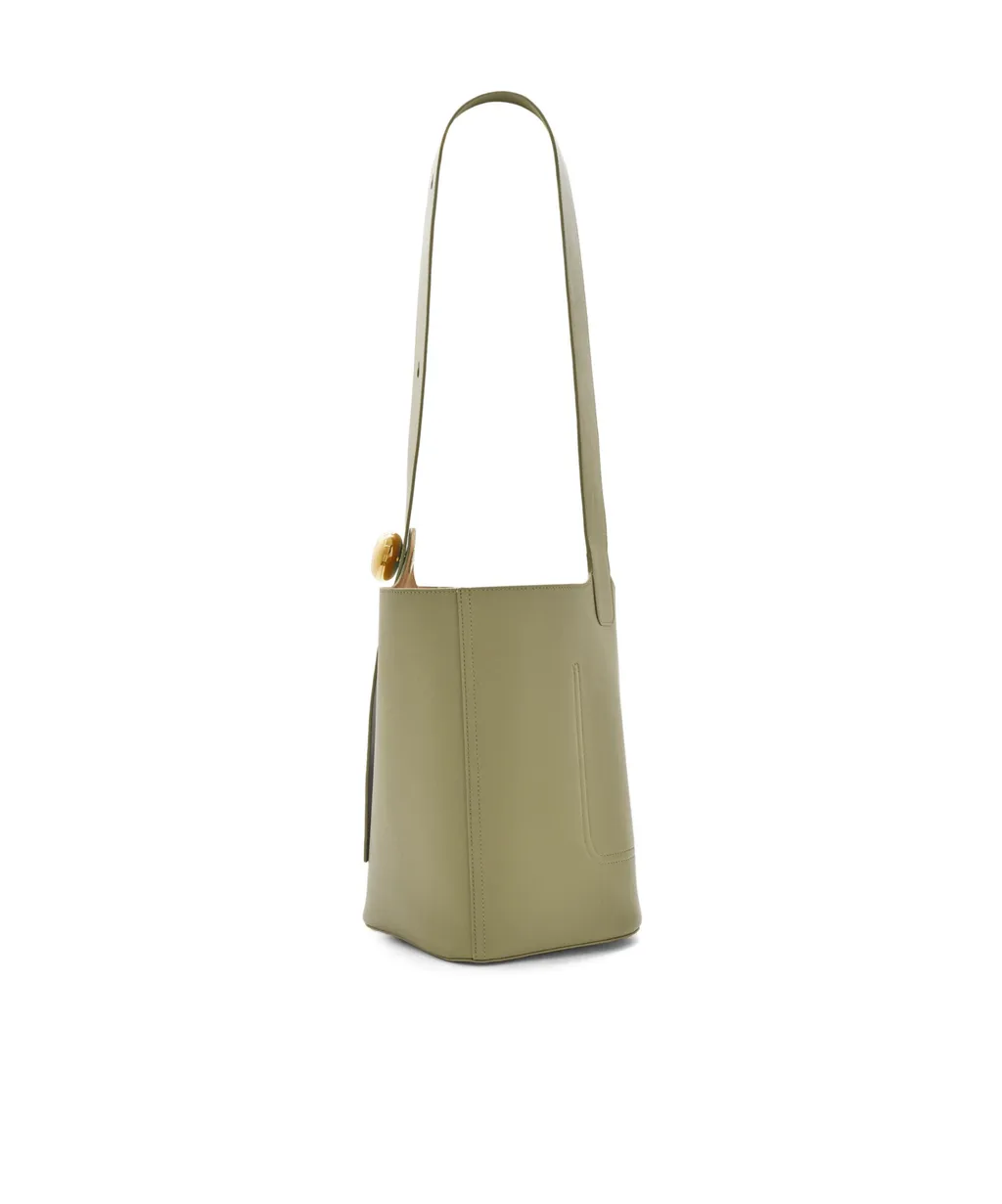Medium Pebble Bucket In Mellow Calfskin