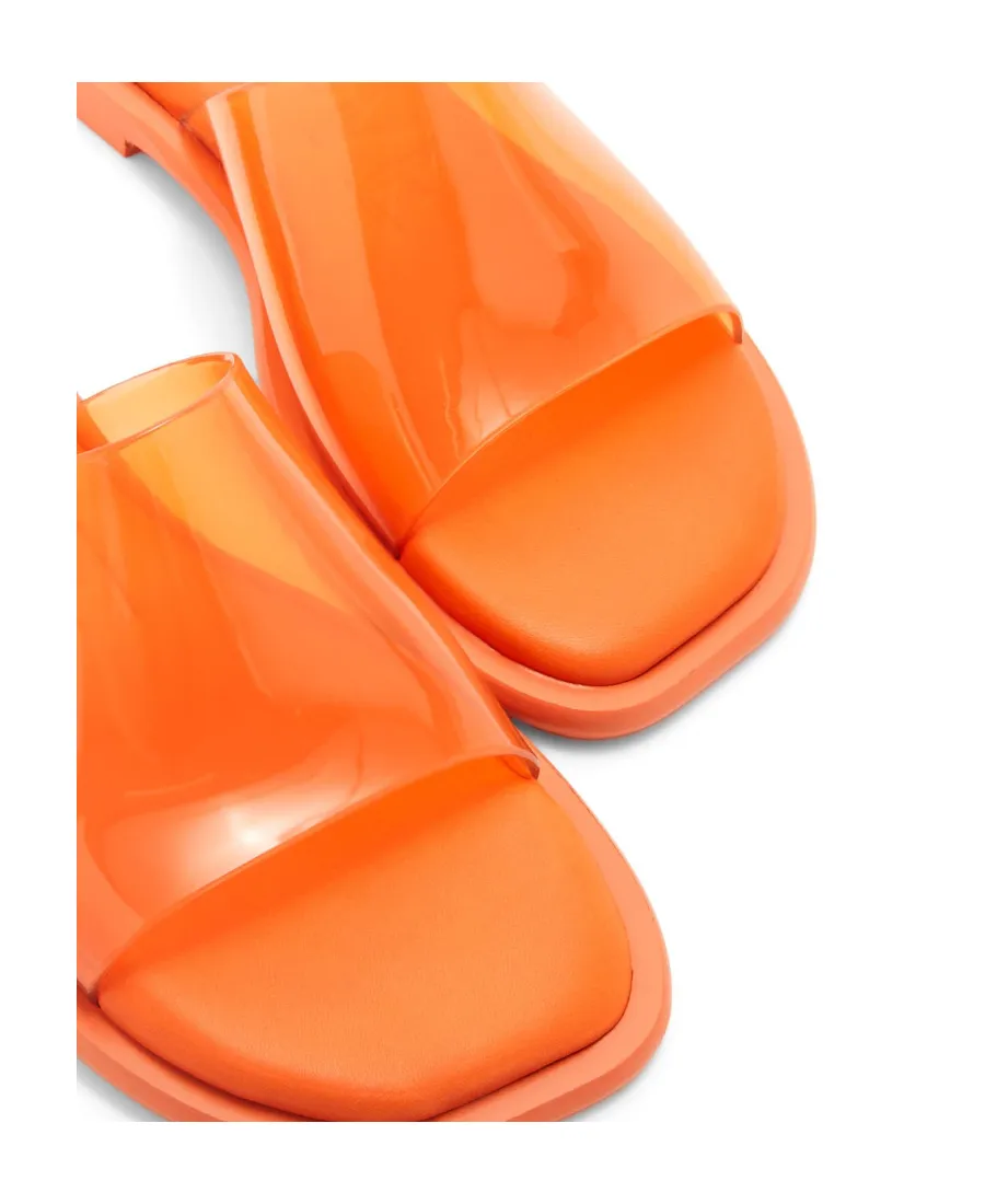 Petal Slide In Transparent Material