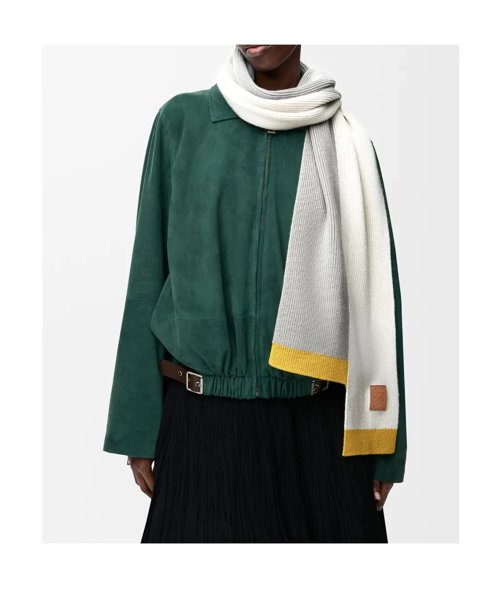 Asymmetric Scarf