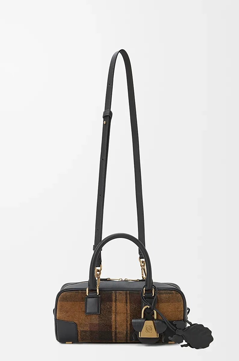 Amazona Shoulder Bag