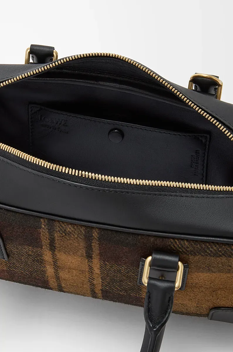 Amazona Shoulder Bag