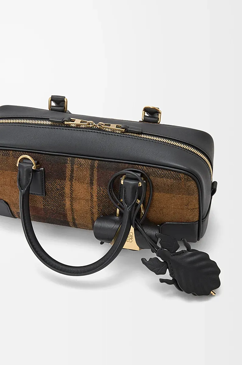 Amazona Shoulder Bag