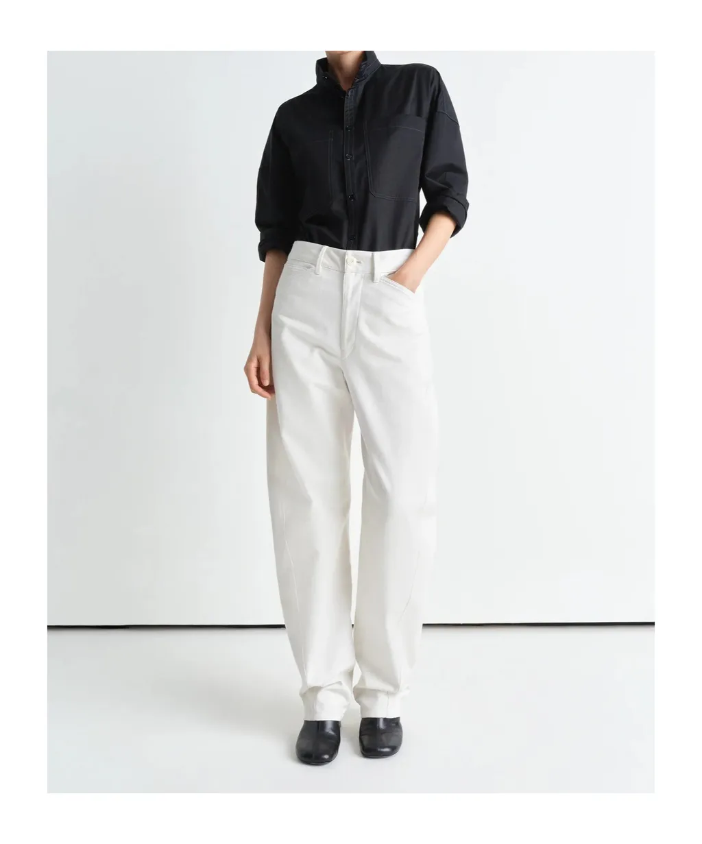 Contrast Stitching Tapered Jeans