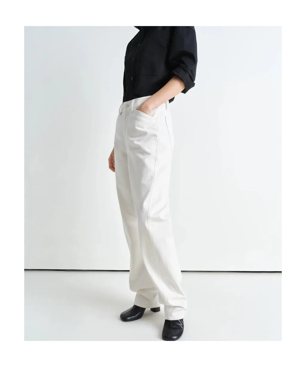 Contrast Stitching Tapered Jeans