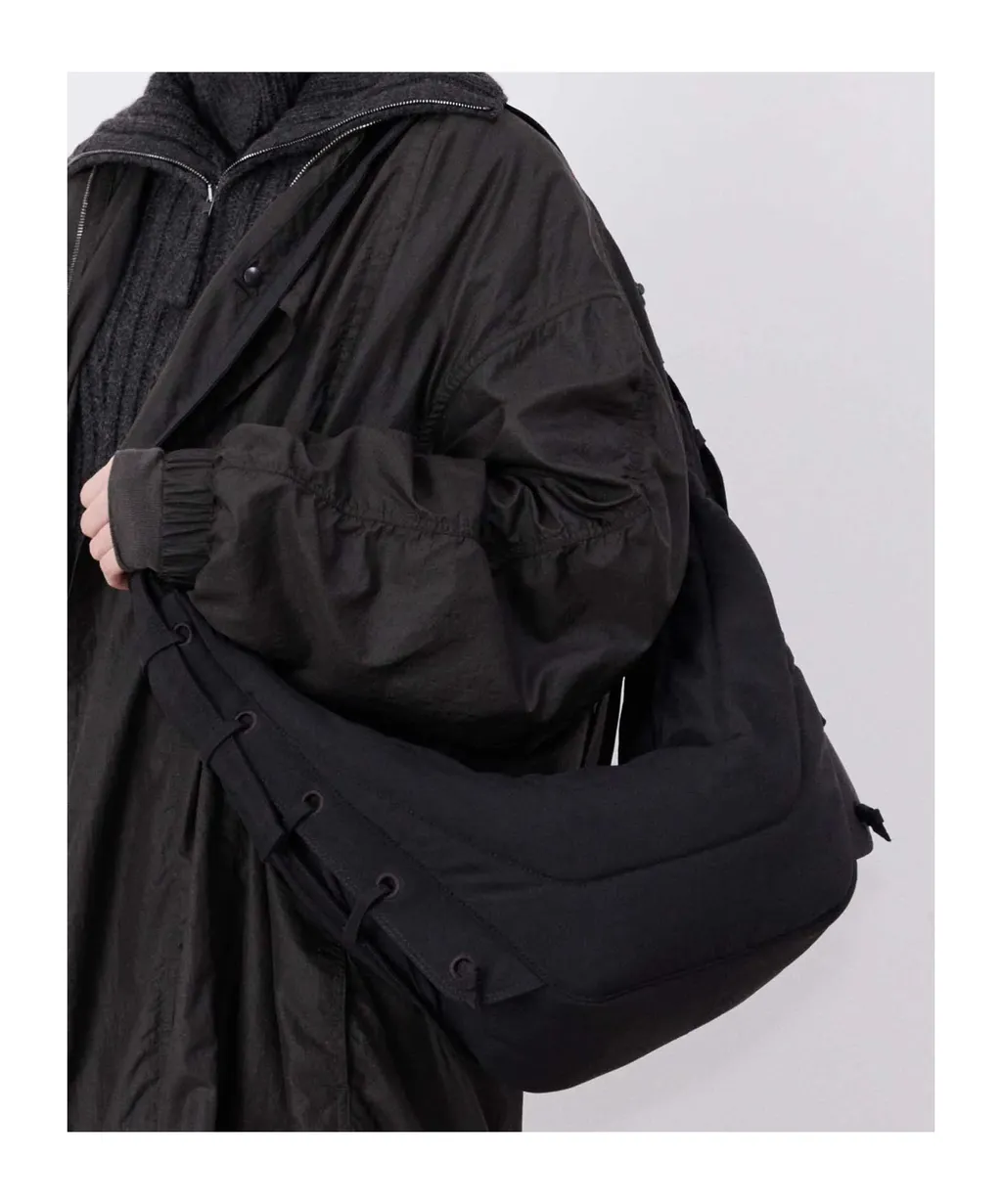 Game Medium Zipped Shoulder Bag