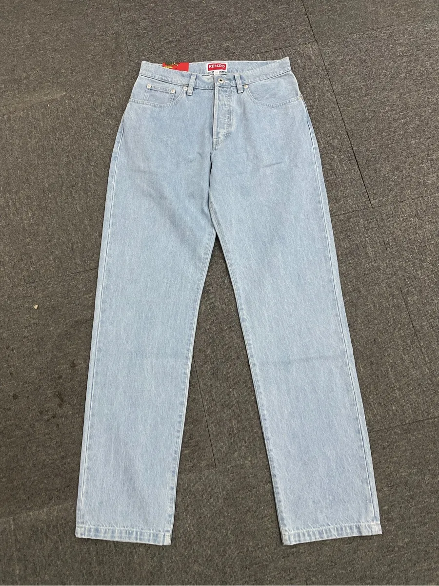 Botan Loose-Fit Jeans