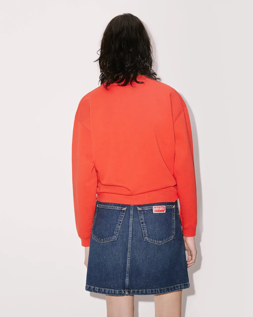 Crest Sweatshirt Boke Flower