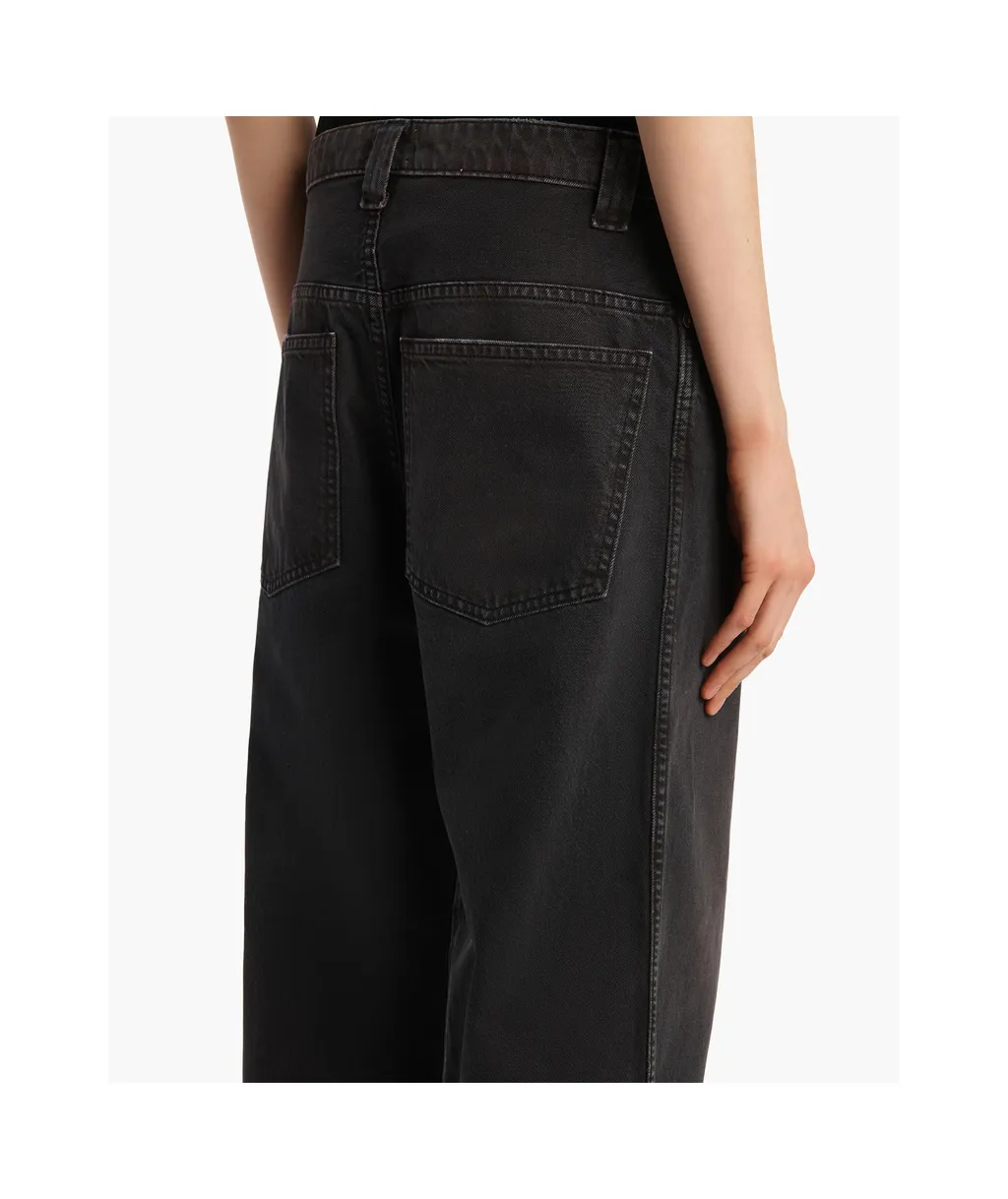 Wide-Leg Jeans