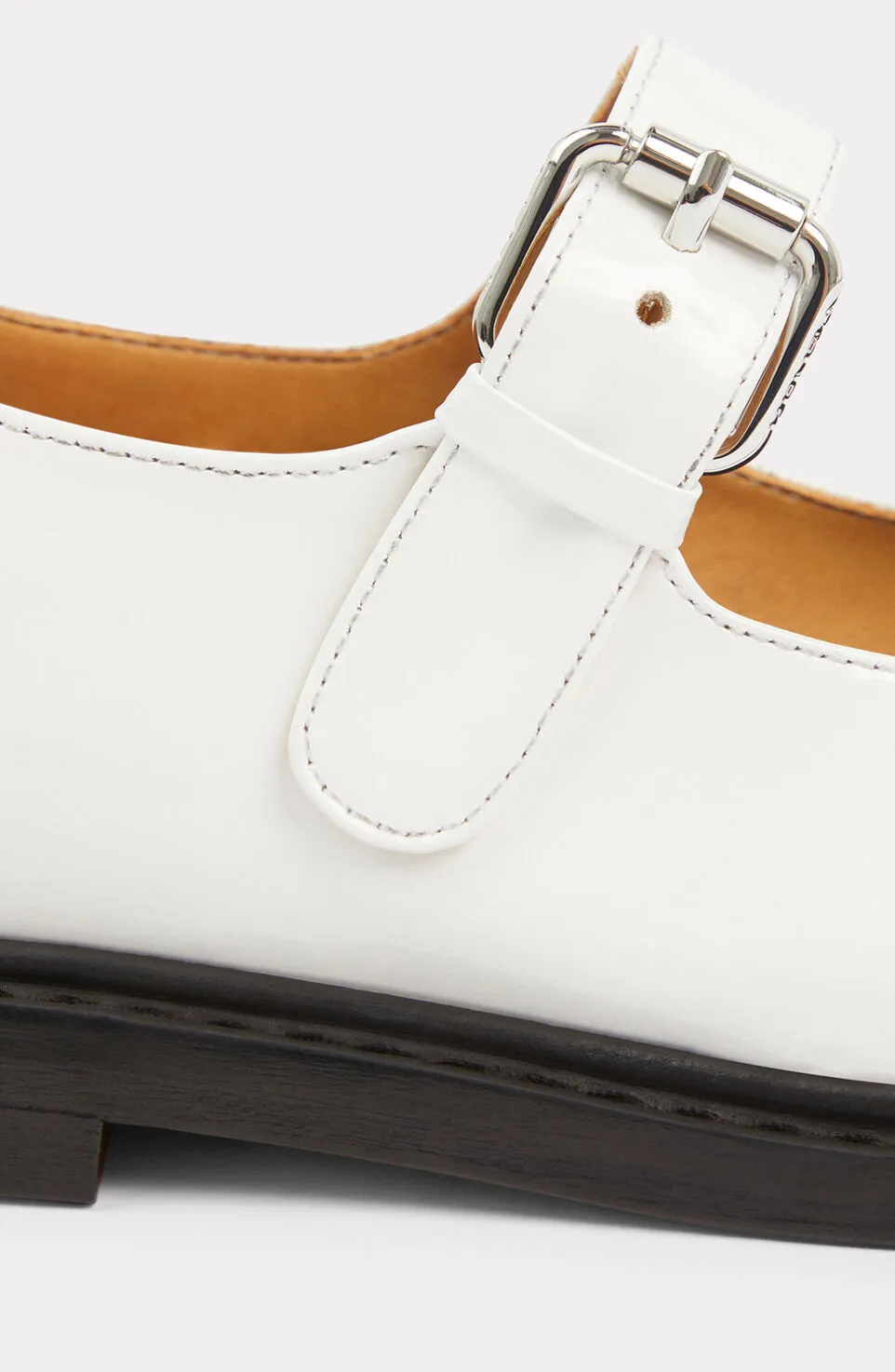 Logo Plaque Buckle Fastening Flat Shoes