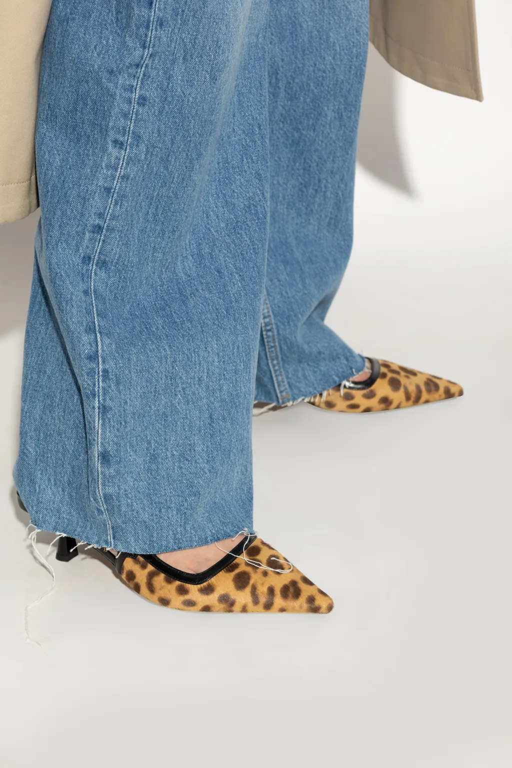 Leopard Printed Pointed Toe Pumps