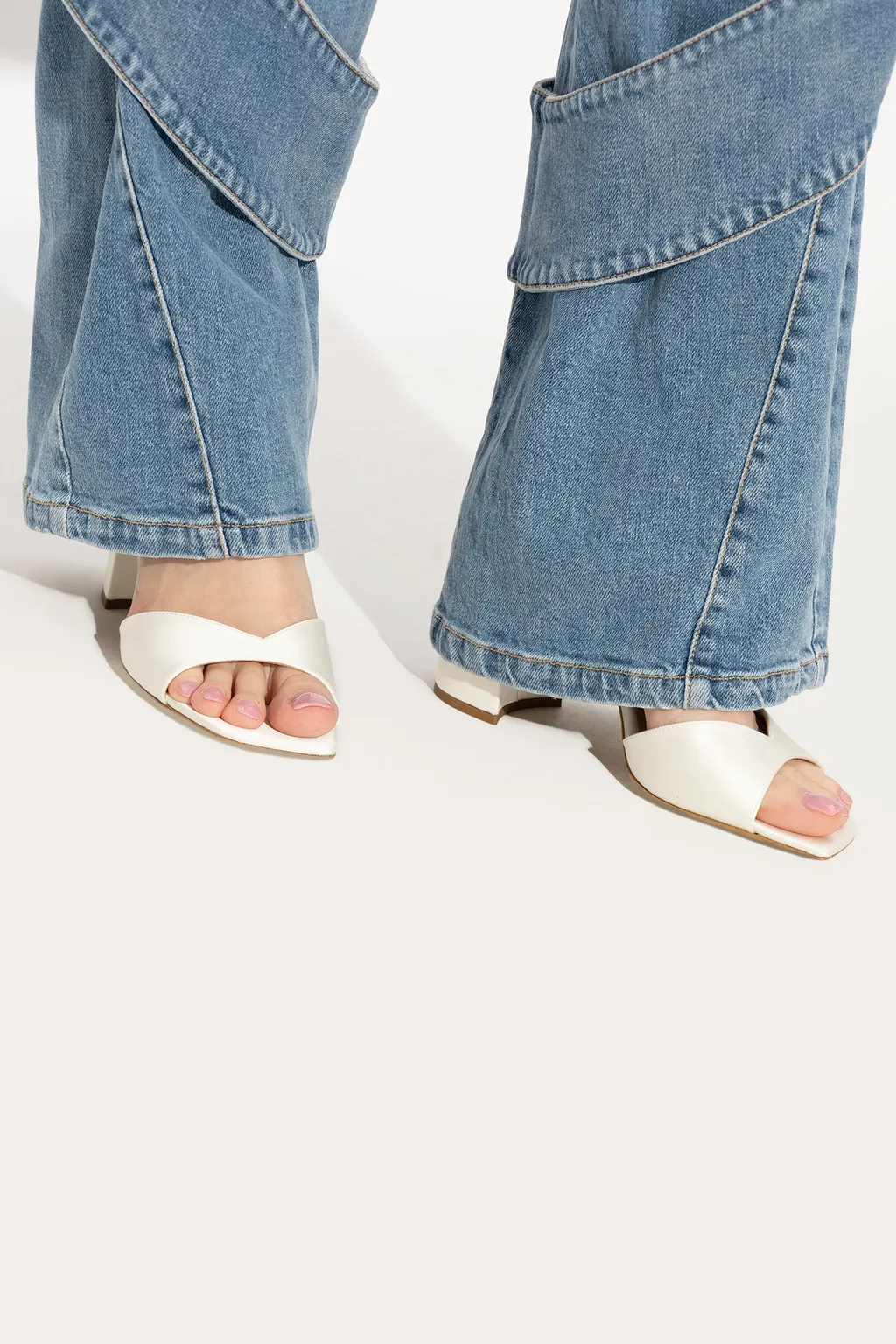 Saeda Embellished Sandals