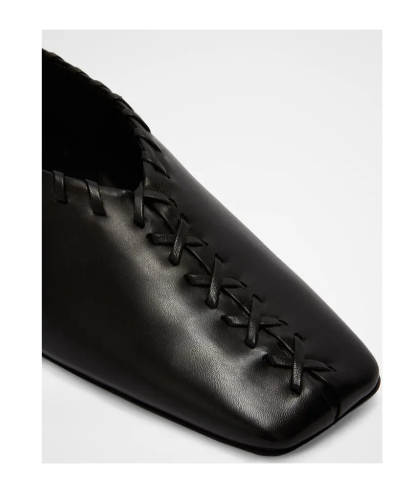 Ring-Detailed Stitching Ballet Flats