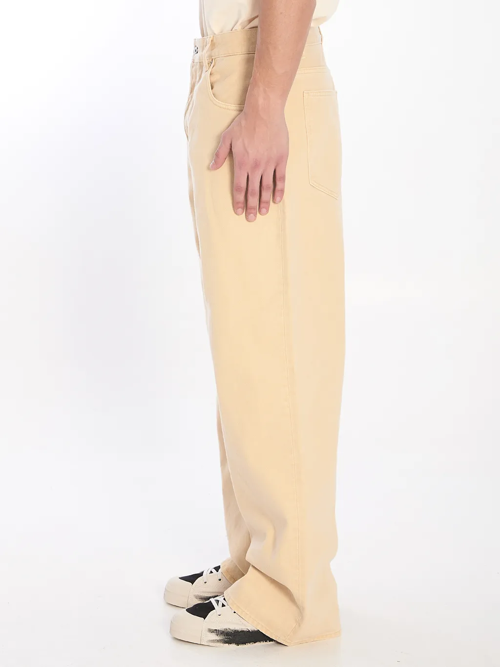 Belt-Loop Jeans