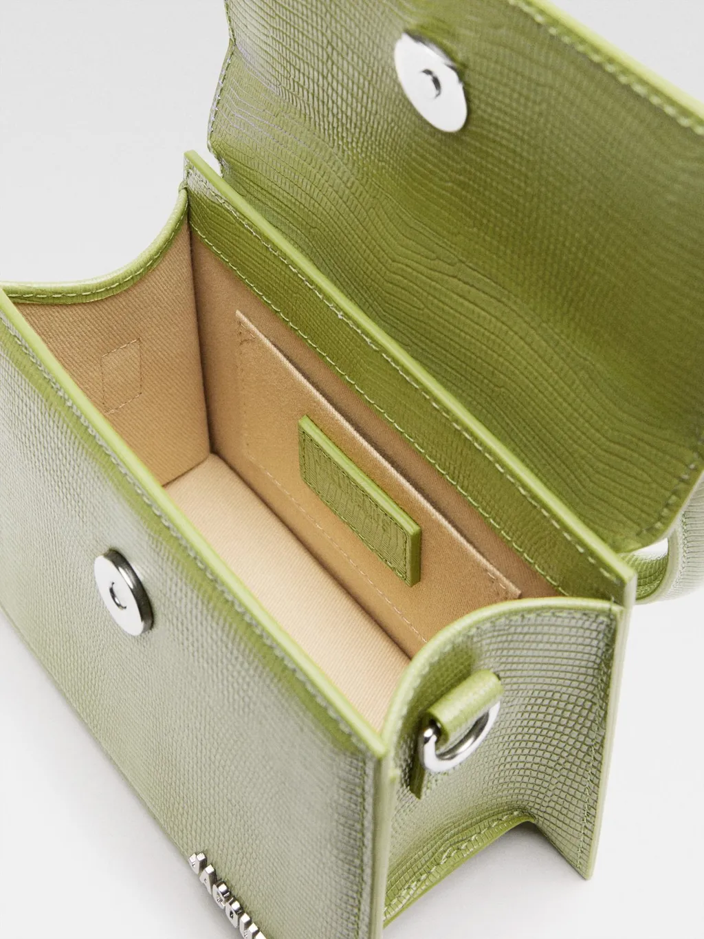 Le Chiquito Moyen Boucle Top Handle Bag