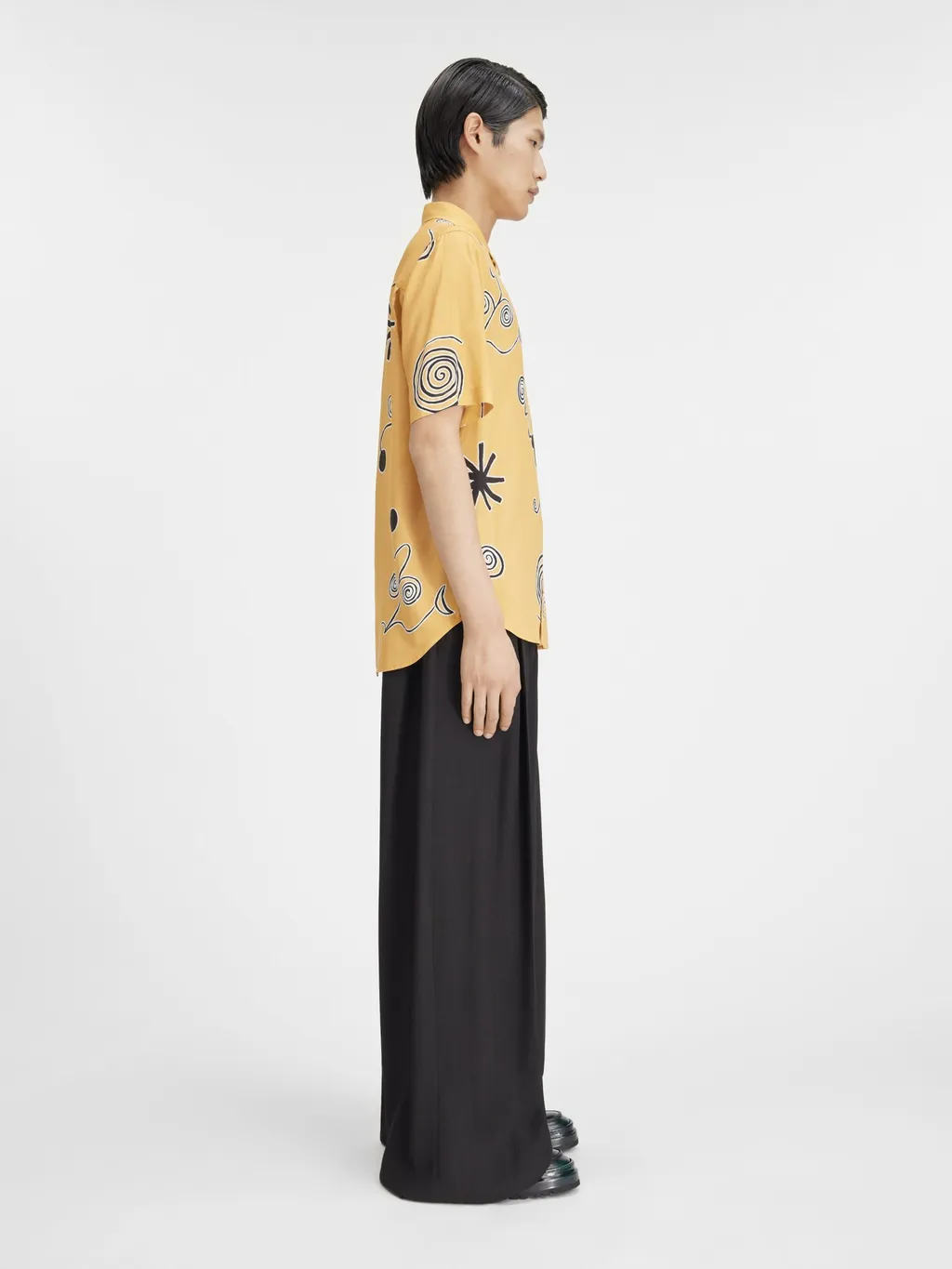 Arty Spiral Print Short-Sleeve Shirt