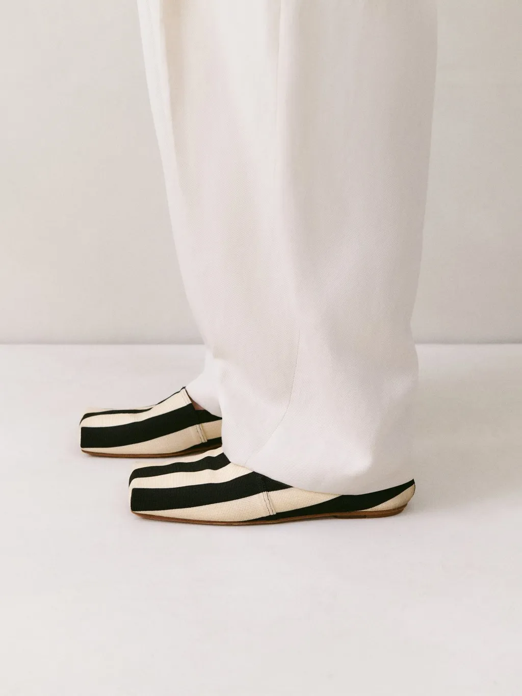 Square Toe Casual Shoes