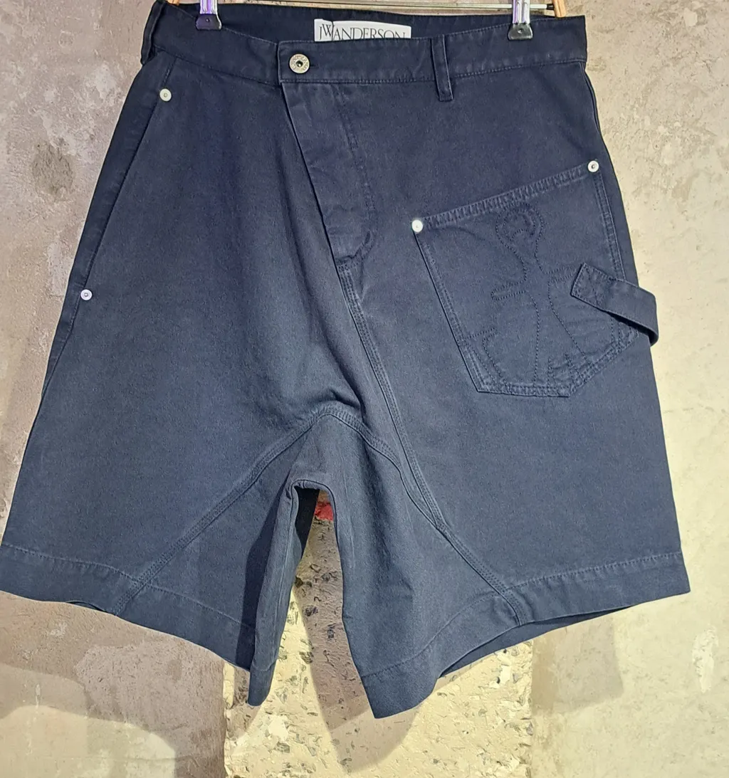 Knee-Length Twisted Bermuda Shorts