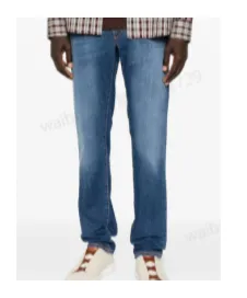 Straight Jeans