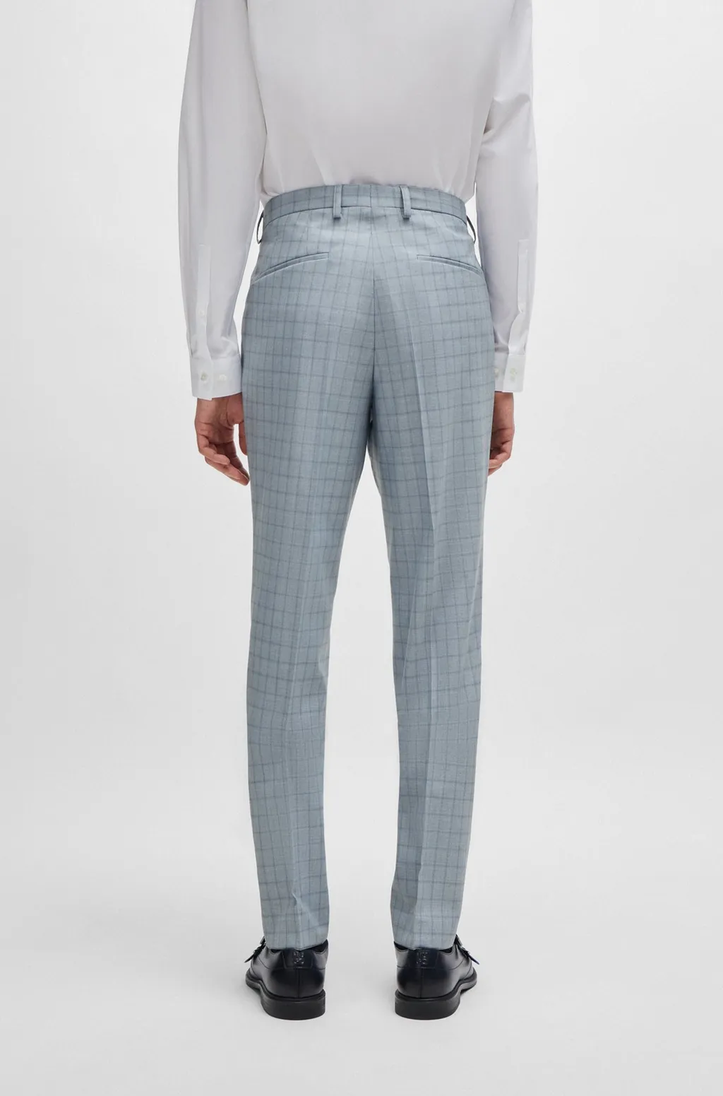 Long-Sleeved Suit