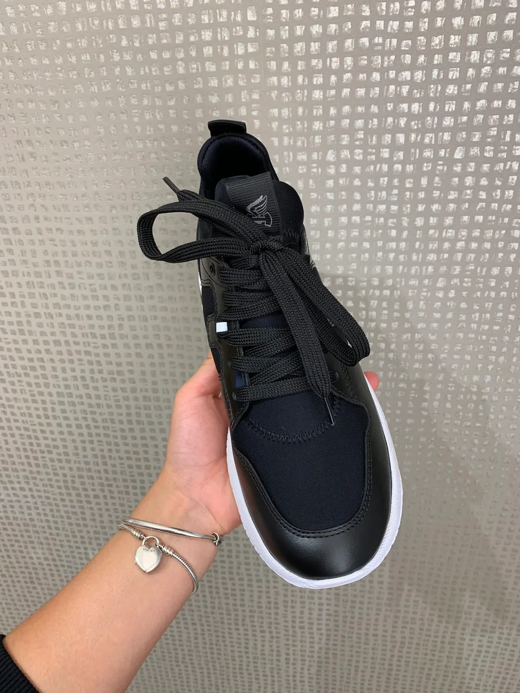 Interaction Low-Top Sneakers