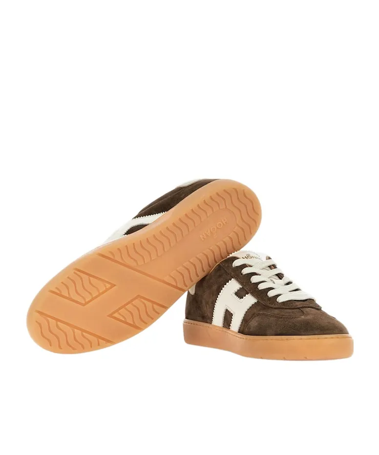 H647 Low-Top Sneakers