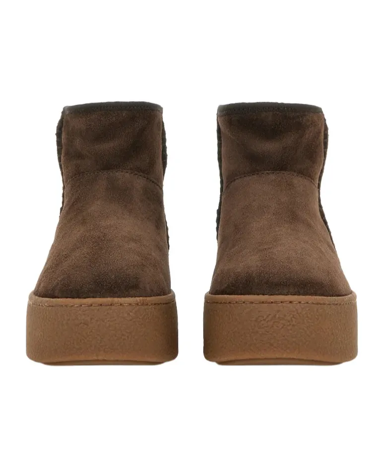 H698 Boots
