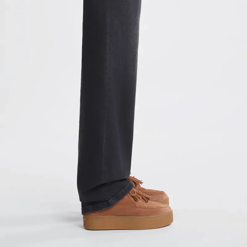 Lace-Up Round Toe Boots