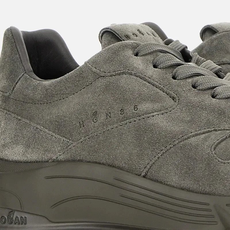 Hyperlight Low-Top Sneakers